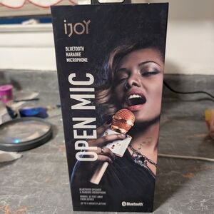 iJoy Bluetooth Karaoke Microphone